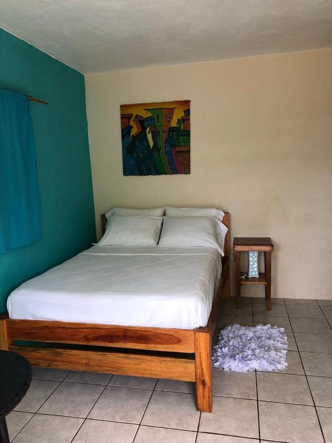 Sunshine Hotel Petite Île du Maïs Extérieur photo