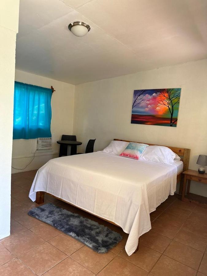 Sunshine Hotel Petite Île du Maïs Extérieur photo