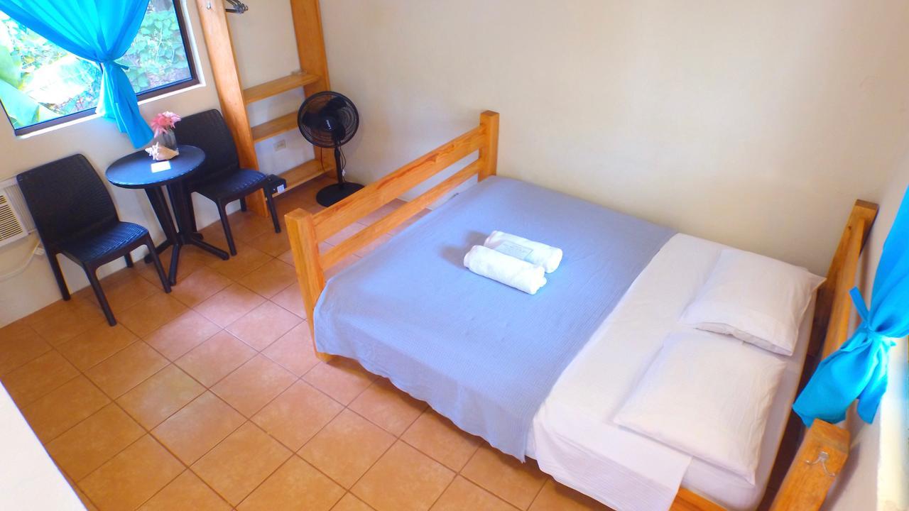 Sunshine Hotel Petite Île du Maïs Extérieur photo